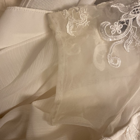David’s Bridal ivory wedding dress with illusion lace sleeves NWT size 12 - Picture 7 of 8